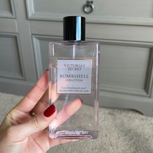 Victoria secret bombshell